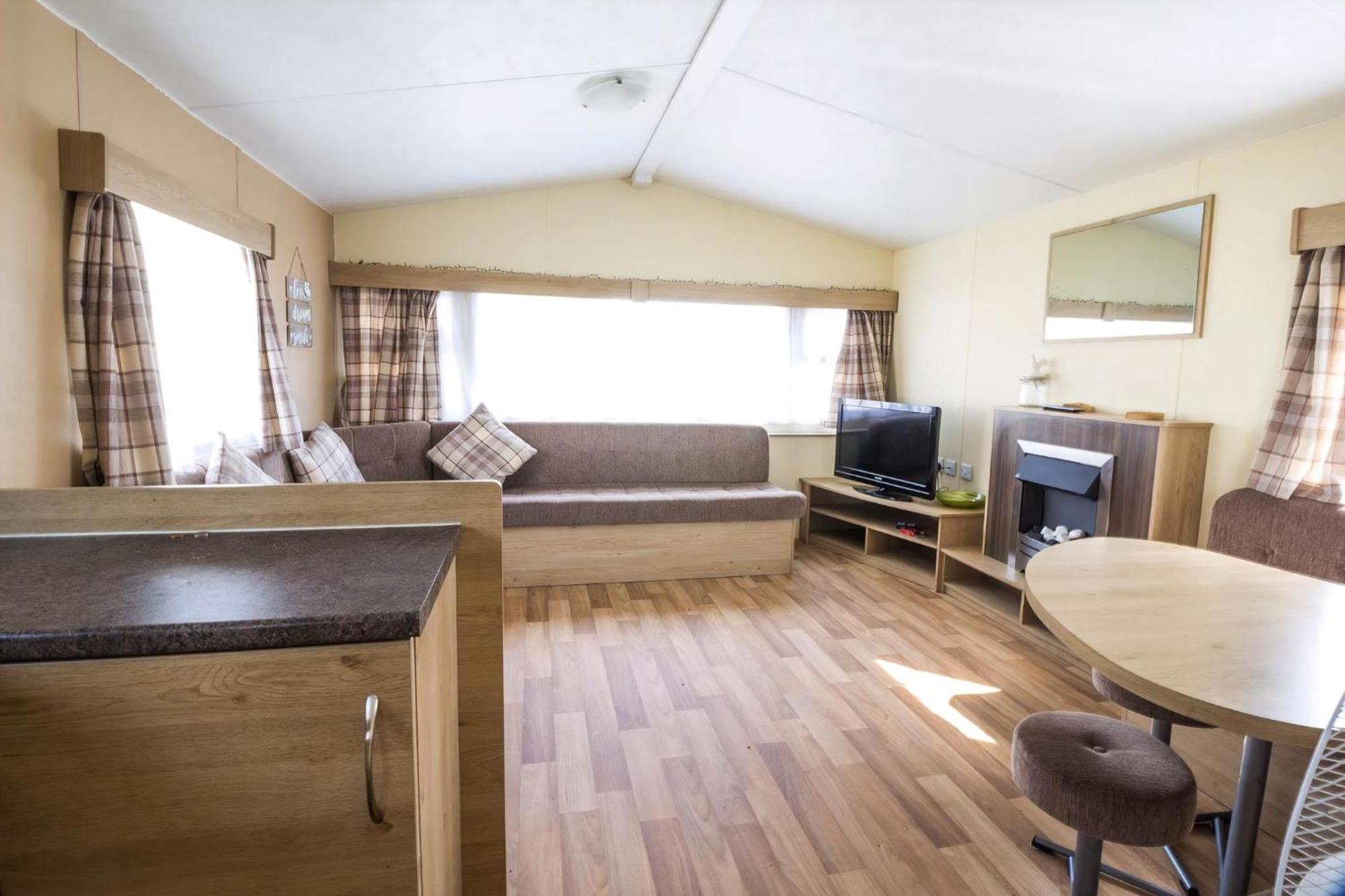 Superb 8 Berth Caravan Near Walton-On-The-Naze In Essex Ref 17175 ภายนอก รูปภาพ