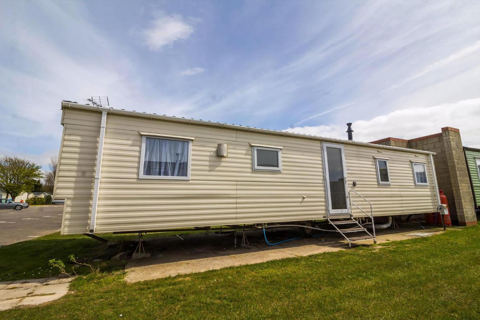 Superb 8 Berth Caravan Near Walton-On-The-Naze In Essex Ref 17175 ภายนอก รูปภาพ